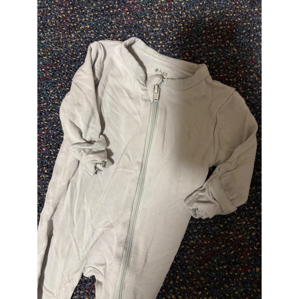 Kyte Baby Bamboo Rayon Footie Sleeper Cloud Gray Newborn NB Two Way Zip Romper